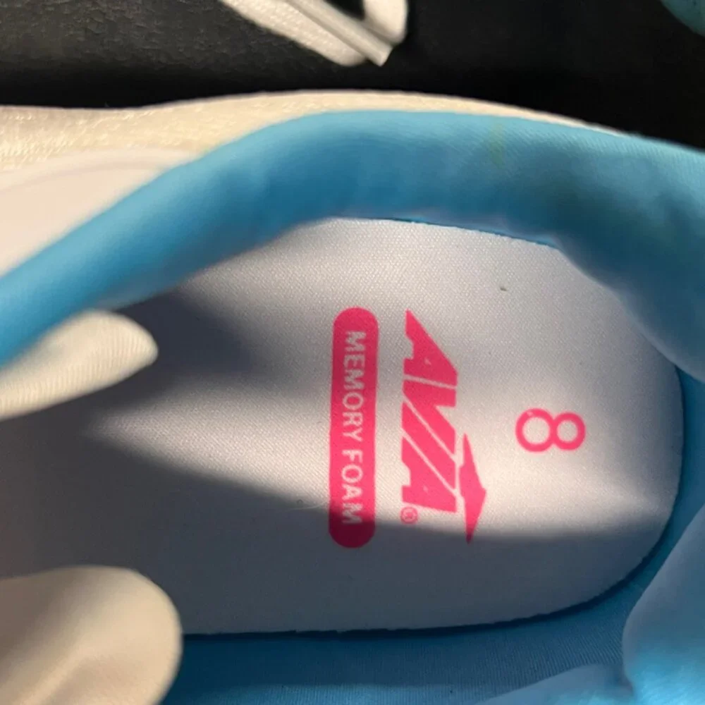 Avia Women's‎ Deluxe Trainer Sneakers with memory foam insoles size 8 (GS3)